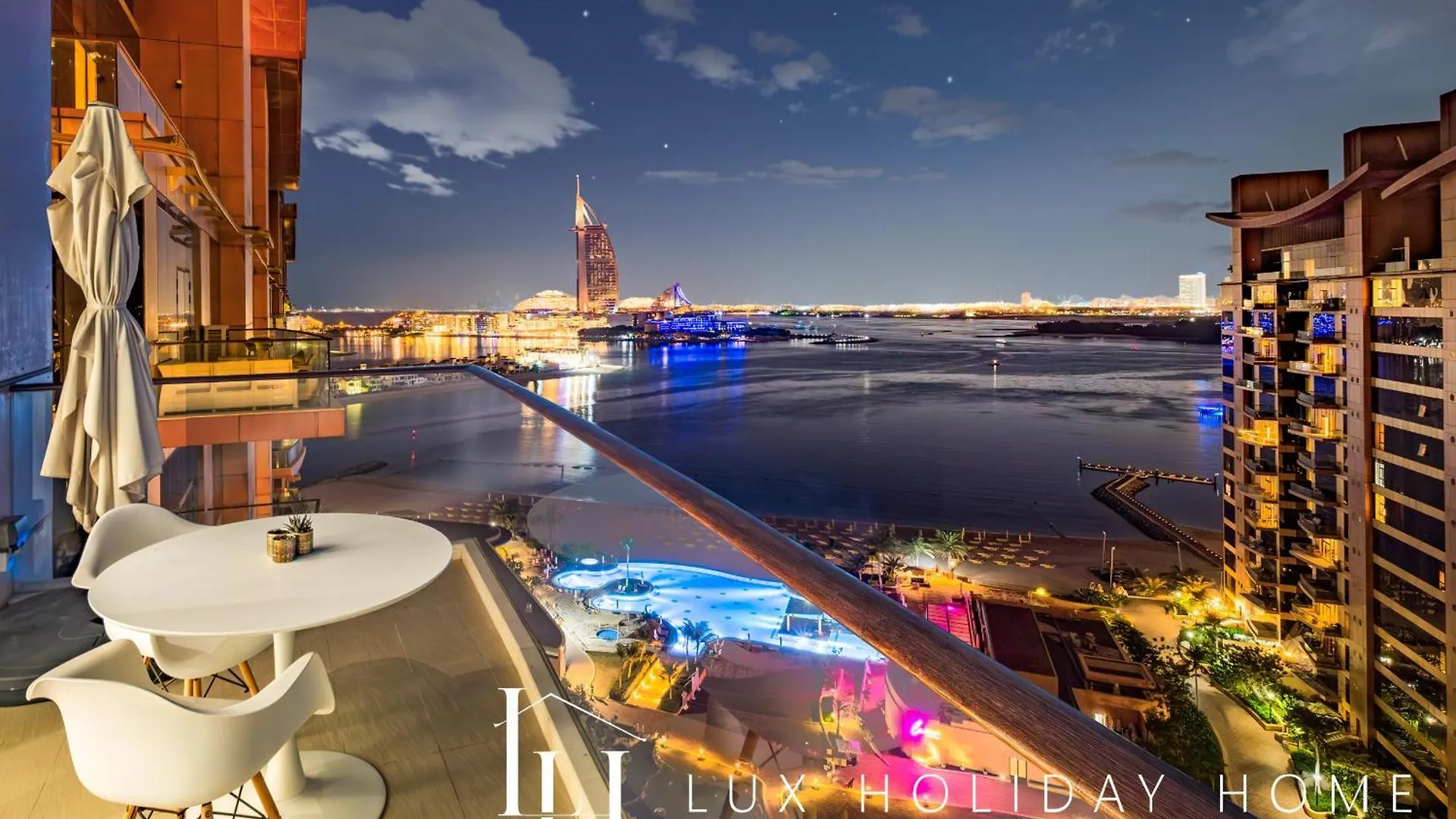 Lux The Tiara Burj View Suite 2 Dubai