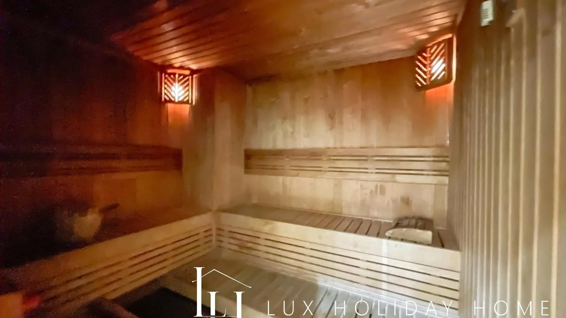 Lux The Tiara Burj View Suite 2 Dubai Apartment