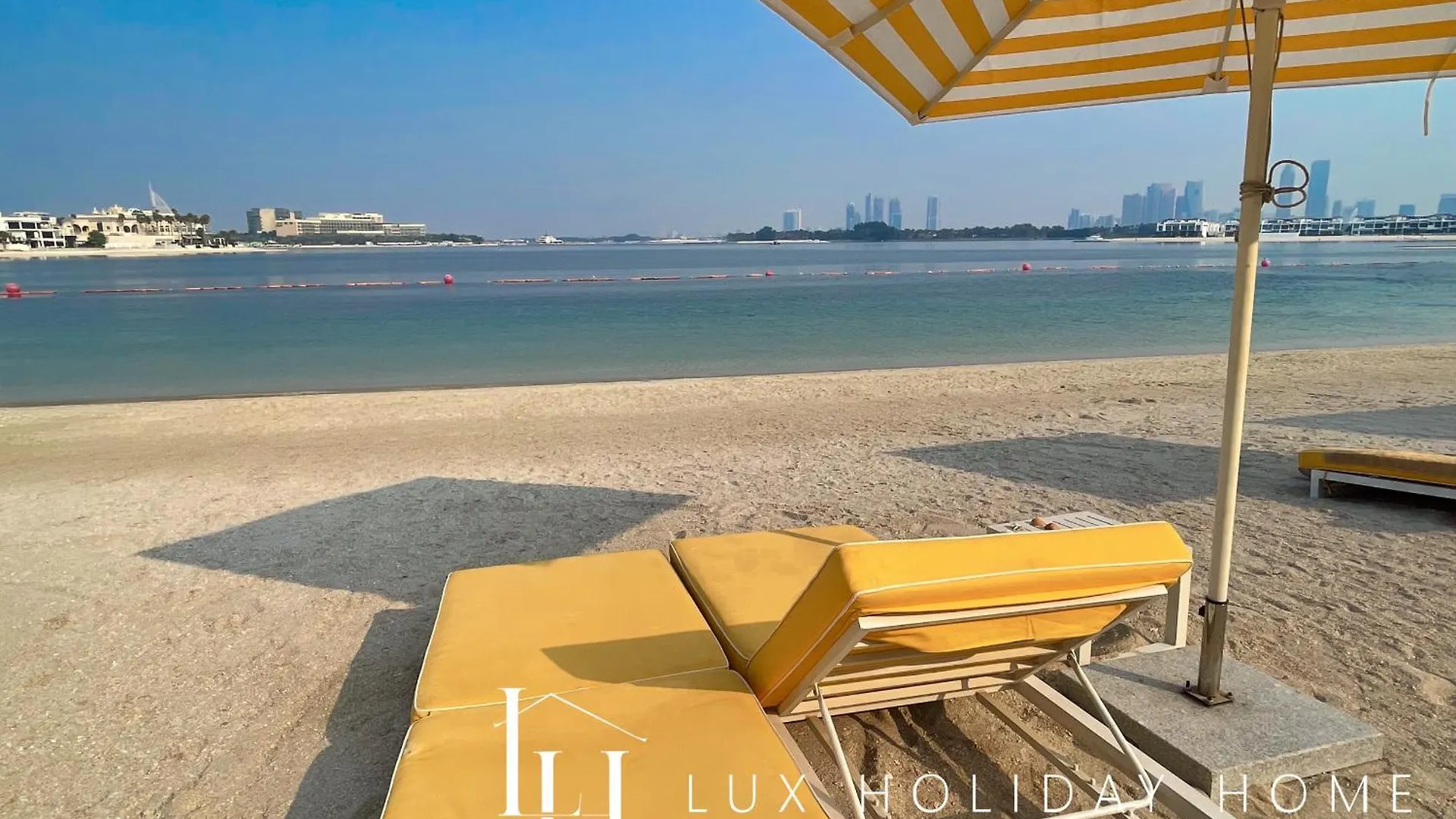 Lux The Tiara Burj View Suite 2 Dubai