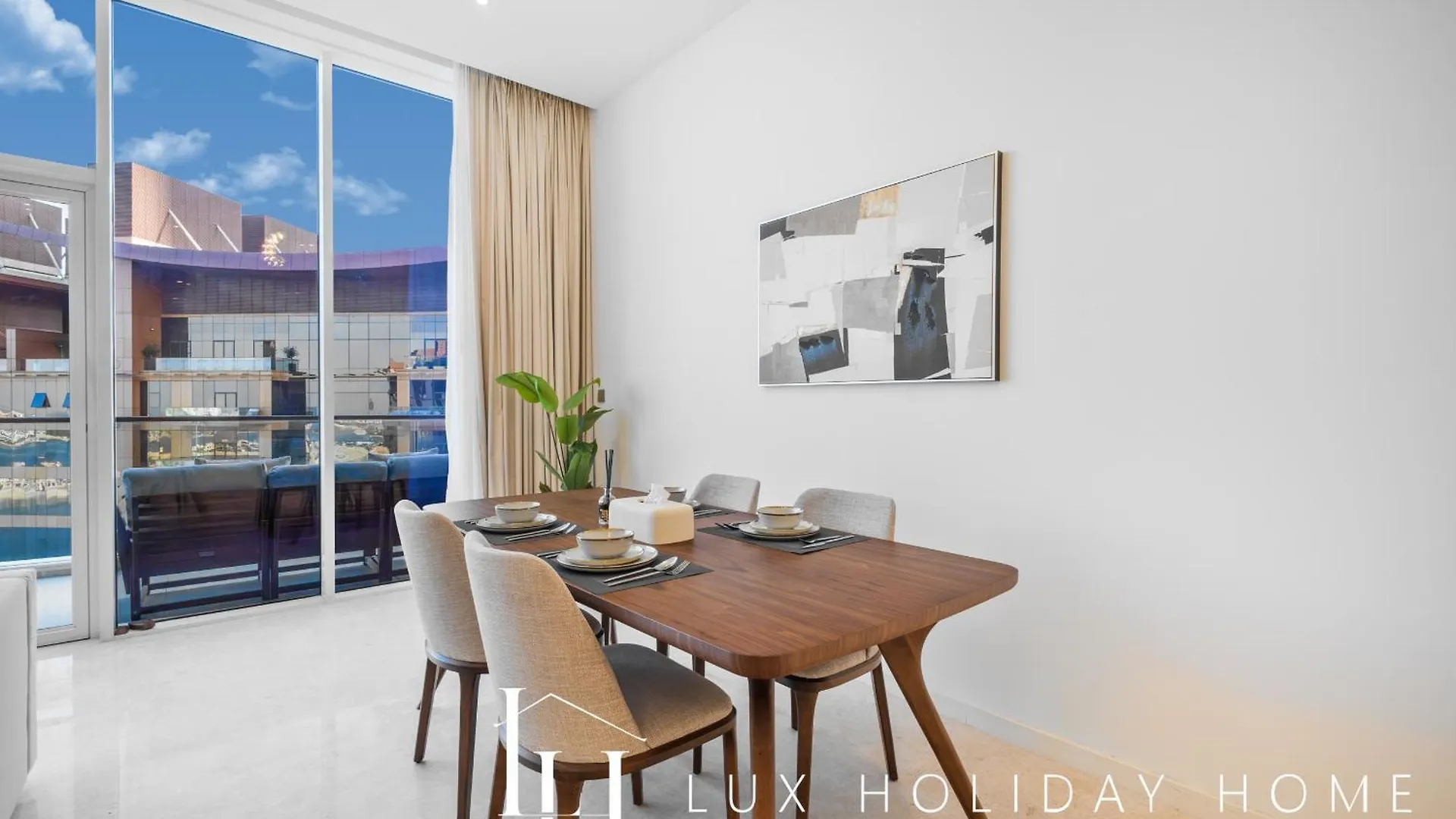 Lux The Tiara Burj View Suite 2 Dubai Apartment