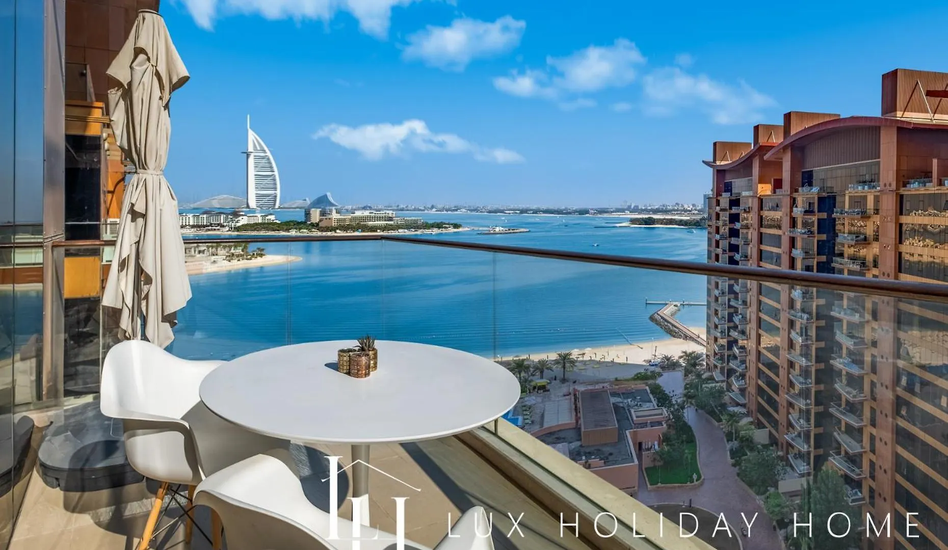 Lux The Tiara Burj View Suite 2 Dubai